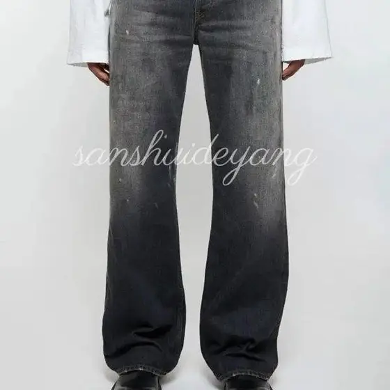 jeansmenandwomenwiththesamestyle