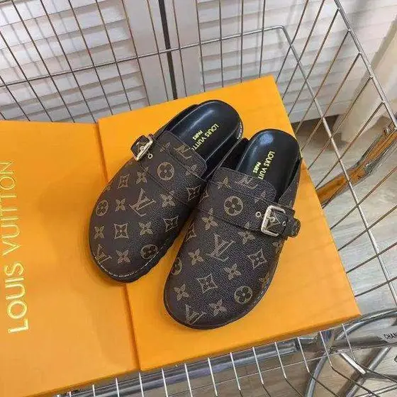 Louis Vuitton Slippers slides