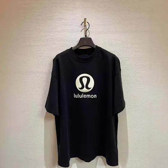 Lululemon T-Shirt
