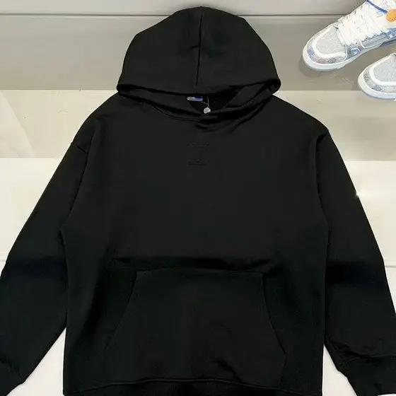 lv Sweater