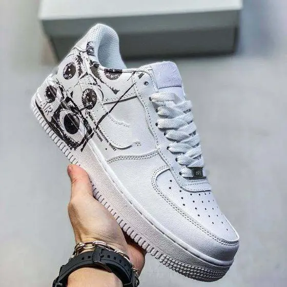 Supreme × Comme des Garçons SHIRT × Nike Air Force 1 Low (923044-100)