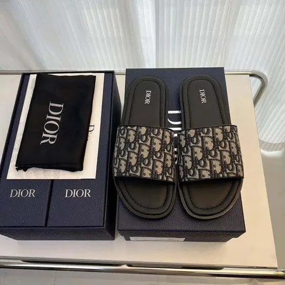 Dior slipper