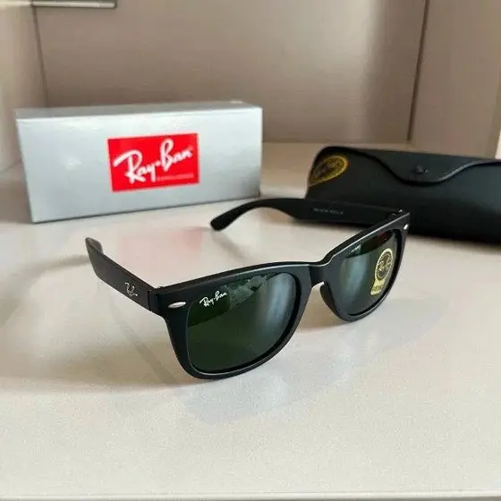 Ray-Ban Wayfarer Sunglasses