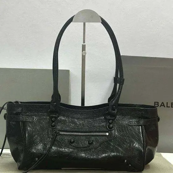 Balenciaga Le Cagole Bag